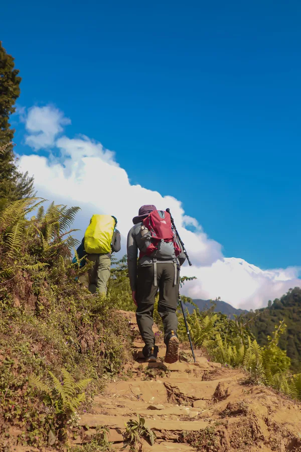 TREKKING